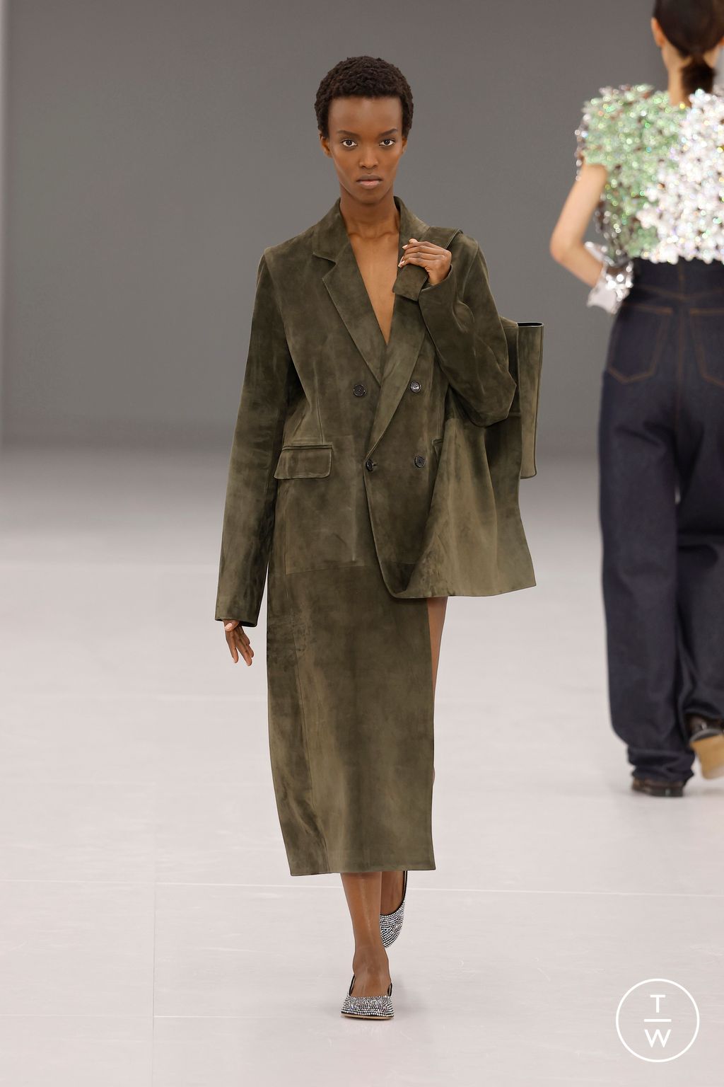 Fashion Week Paris Spring/Summer 2024 look 12 de la collection Loewe womenswear