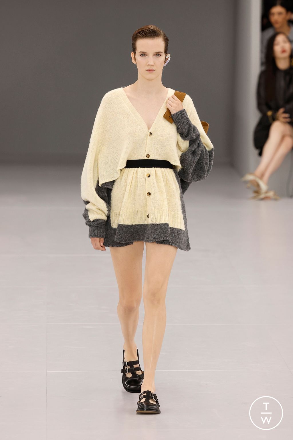 Fashion Week Paris Spring/Summer 2024 look 14 from the Loewe collection womenswear