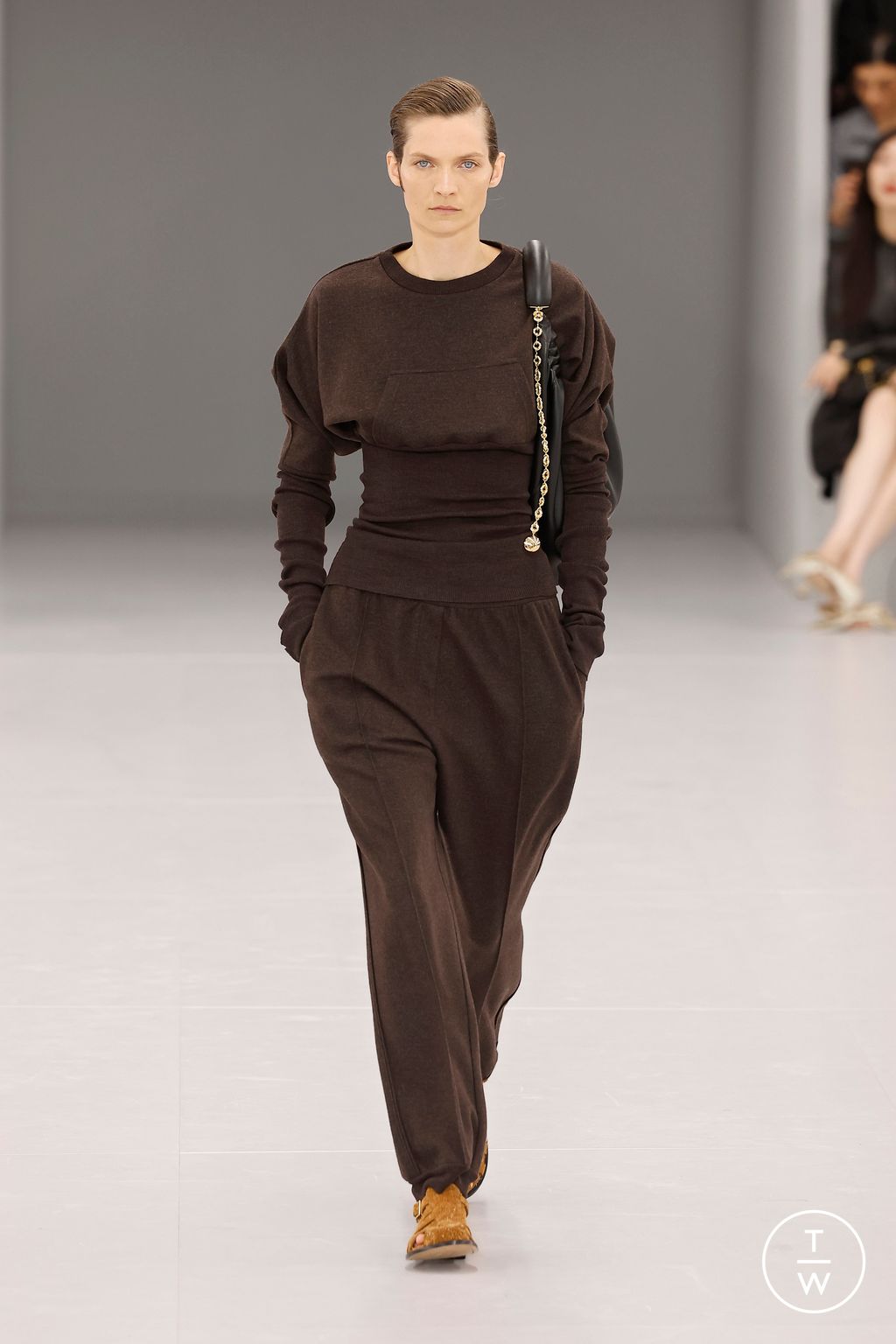 Fashion Week Paris Spring/Summer 2024 look 17 de la collection Loewe womenswear