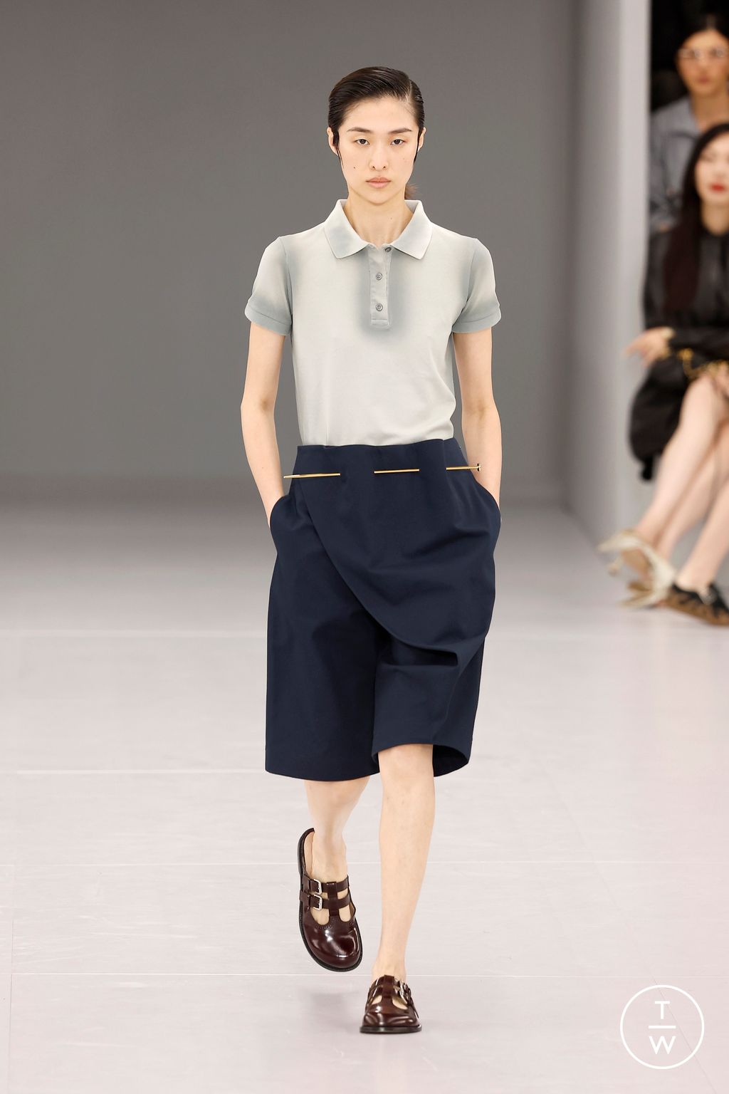 Fashion Week Paris Spring/Summer 2024 look 27 from the Loewe collection 女装