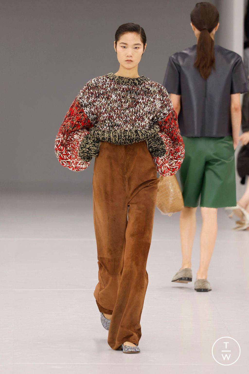 Fashion Week Paris Spring/Summer 2024 look 29 from the Loewe collection womenswear