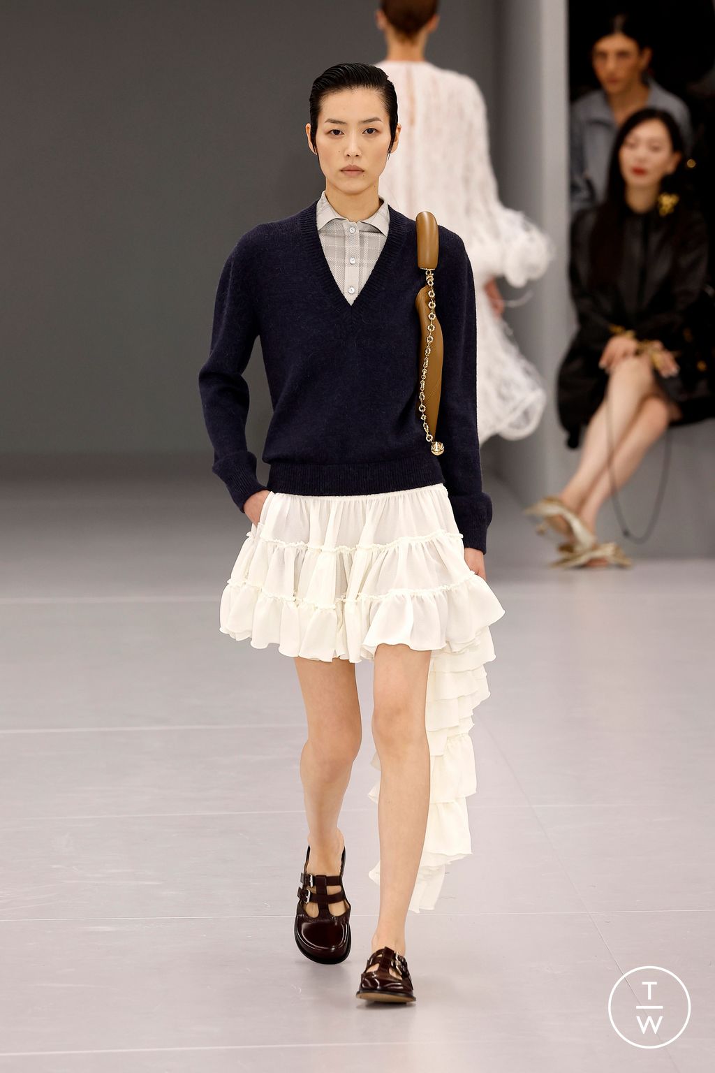 Fashion Week Paris Spring/Summer 2024 look 47 de la collection Loewe womenswear