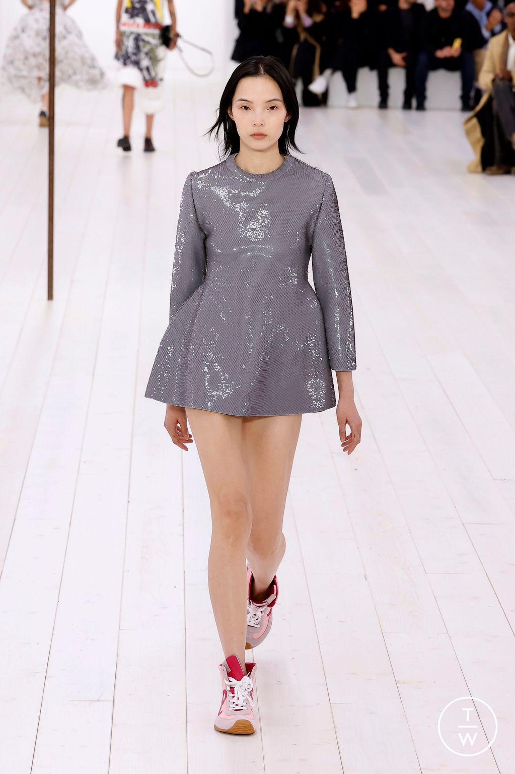 Fashion Week Paris Spring/Summer 2025 look 7 from the Loewe collection womenswear