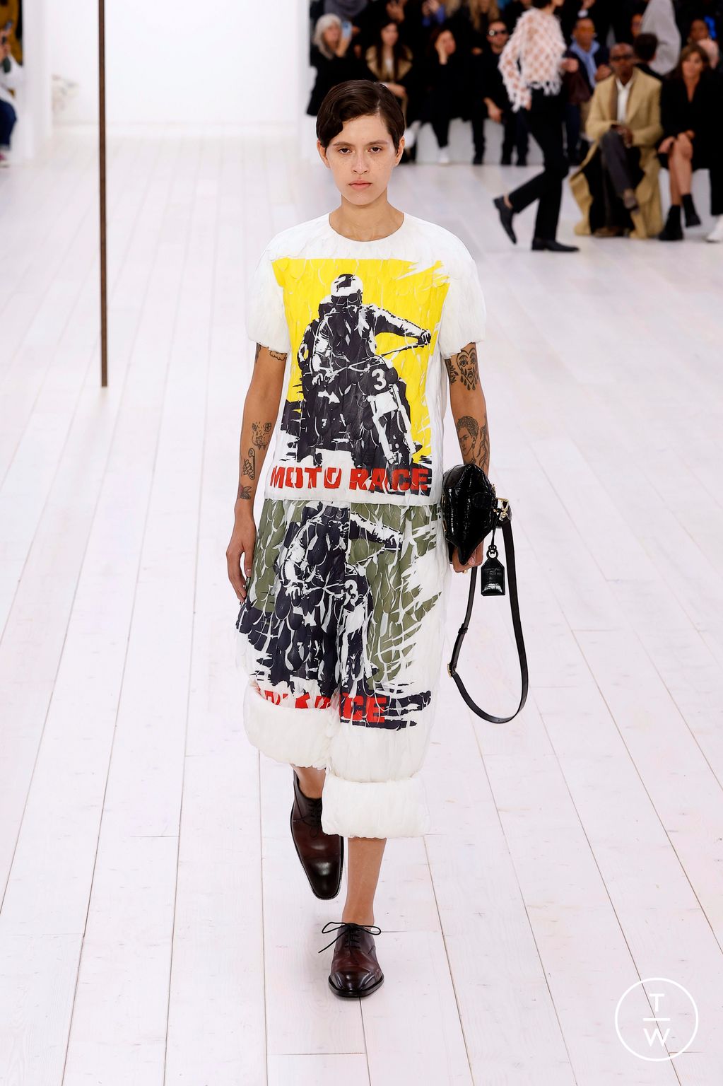 Fashion Week Paris Spring-Summer 2025 look 8 from the Loewe collection womenswear