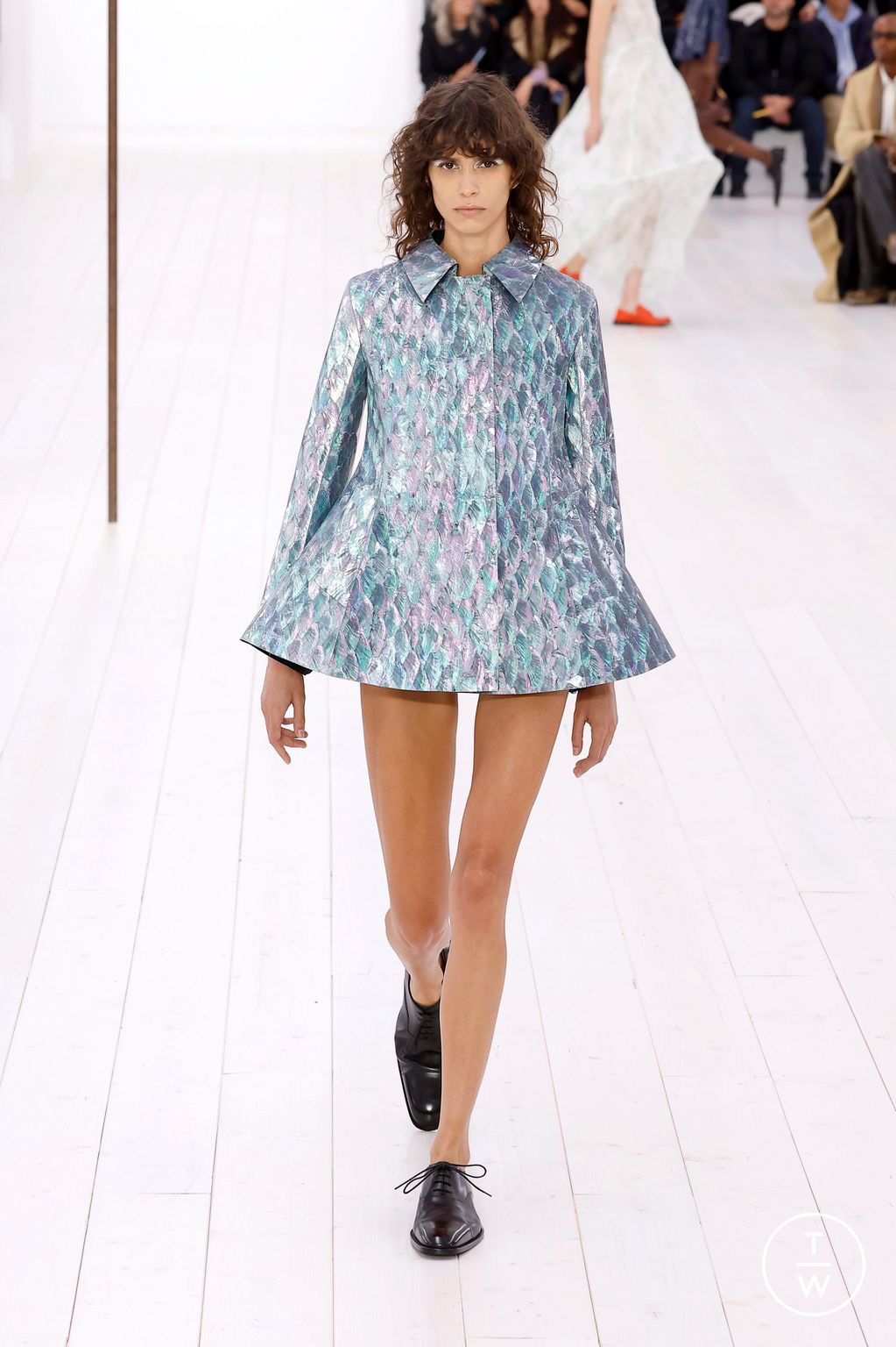 Fashion Week Paris Spring/Summer 2025 look 20 from the Loewe collection womenswear