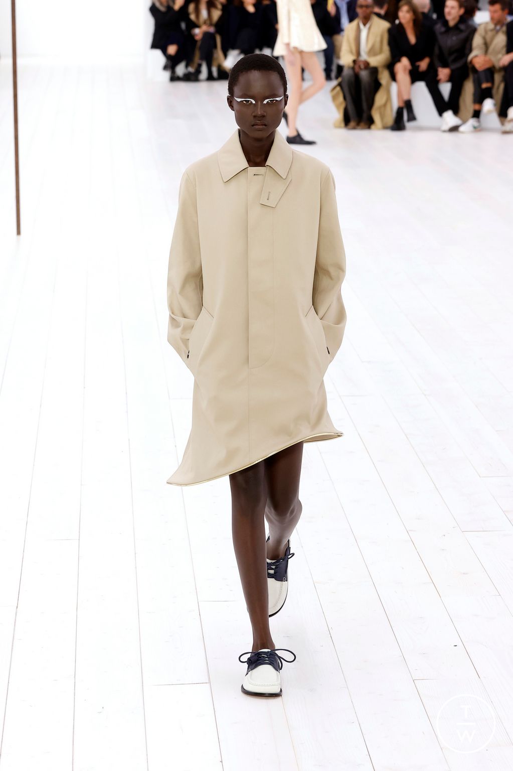 Fashion Week Paris Spring/Summer 2025 look 45 from the Loewe collection womenswear