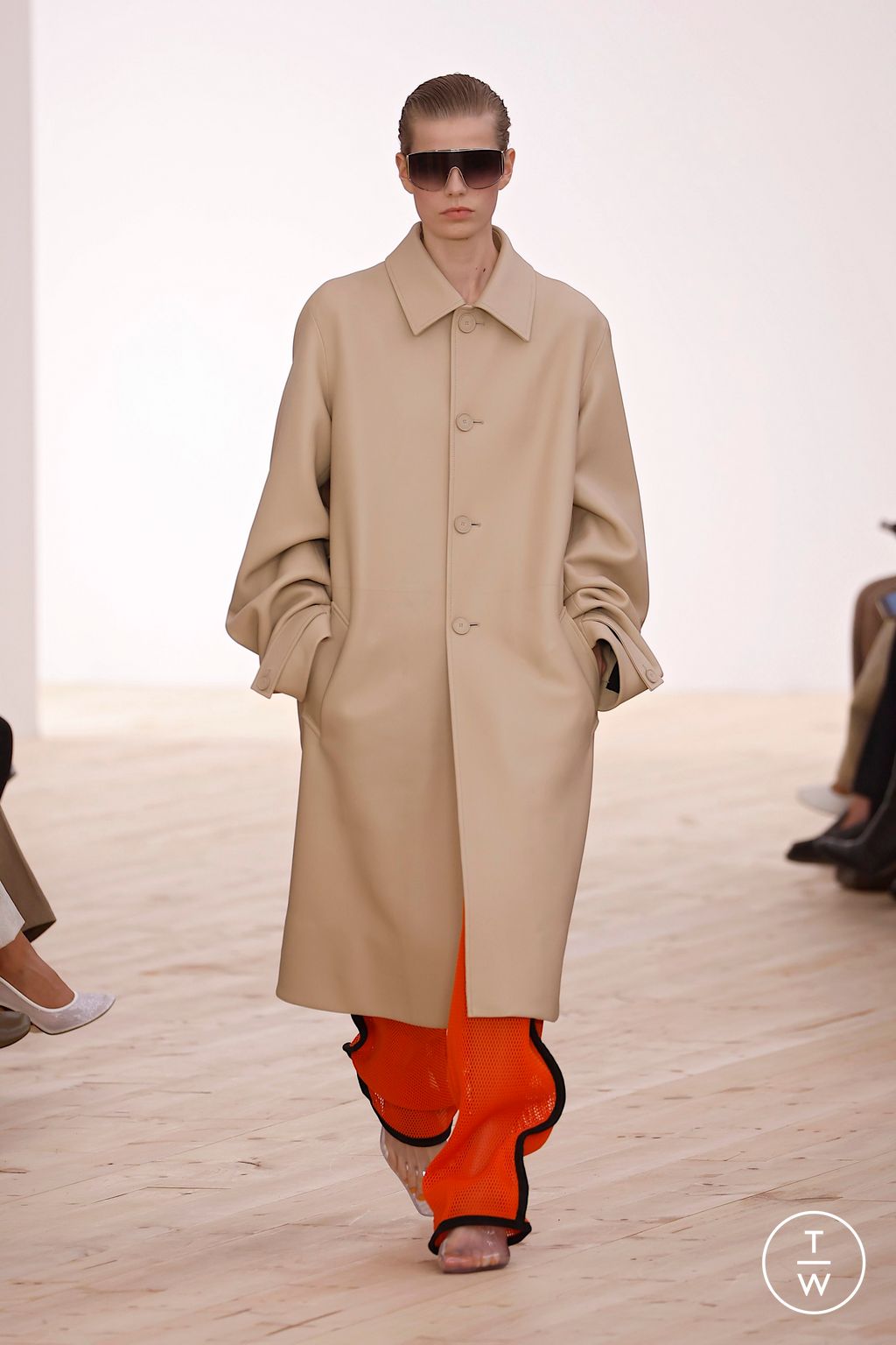 Fashion Week Paris Spring/Summer 2026 look 41 from the Loewe collection womenswear