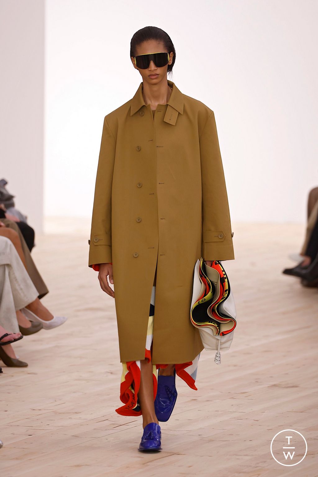 Fashion Week Paris Spring/Summer 2026 look 43 from the Loewe collection womenswear
