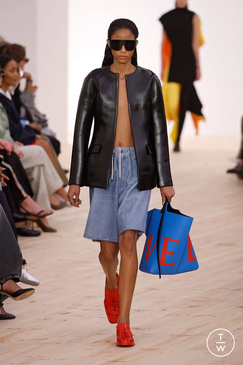 Fashion Week Paris Spring/Summer 2026 look 48 from the Loewe collection womenswear