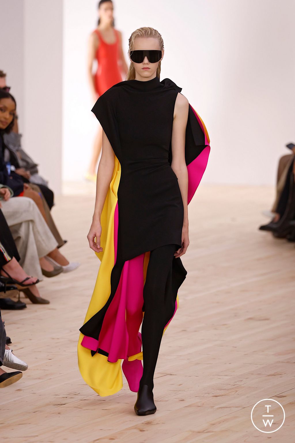 Fashion Week Paris Spring/Summer 2026 look 51 from the Loewe collection womenswear