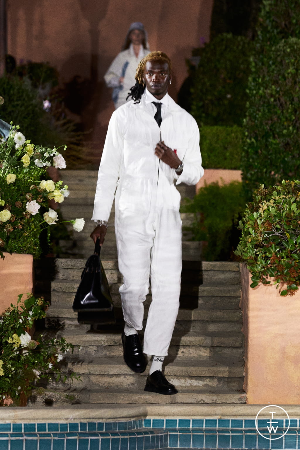 Fashion Week Paris Spring/Summer 2022 look 1 from the Rhude collection 男装