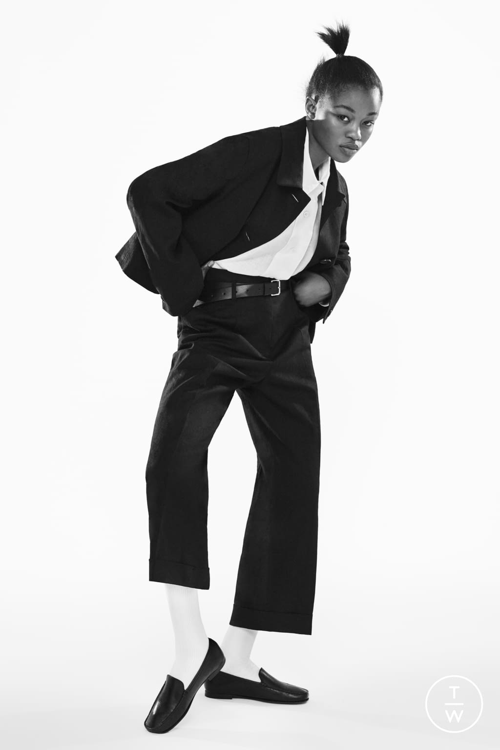 Fashion Week London Spring/Summer 2022 look 1 from the Margaret Howell collection womenswear