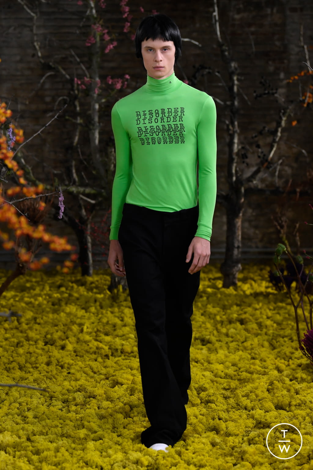 Fashion Week Paris Spring/Summer 2021 look 2 from the Raf Simons collection womenswear