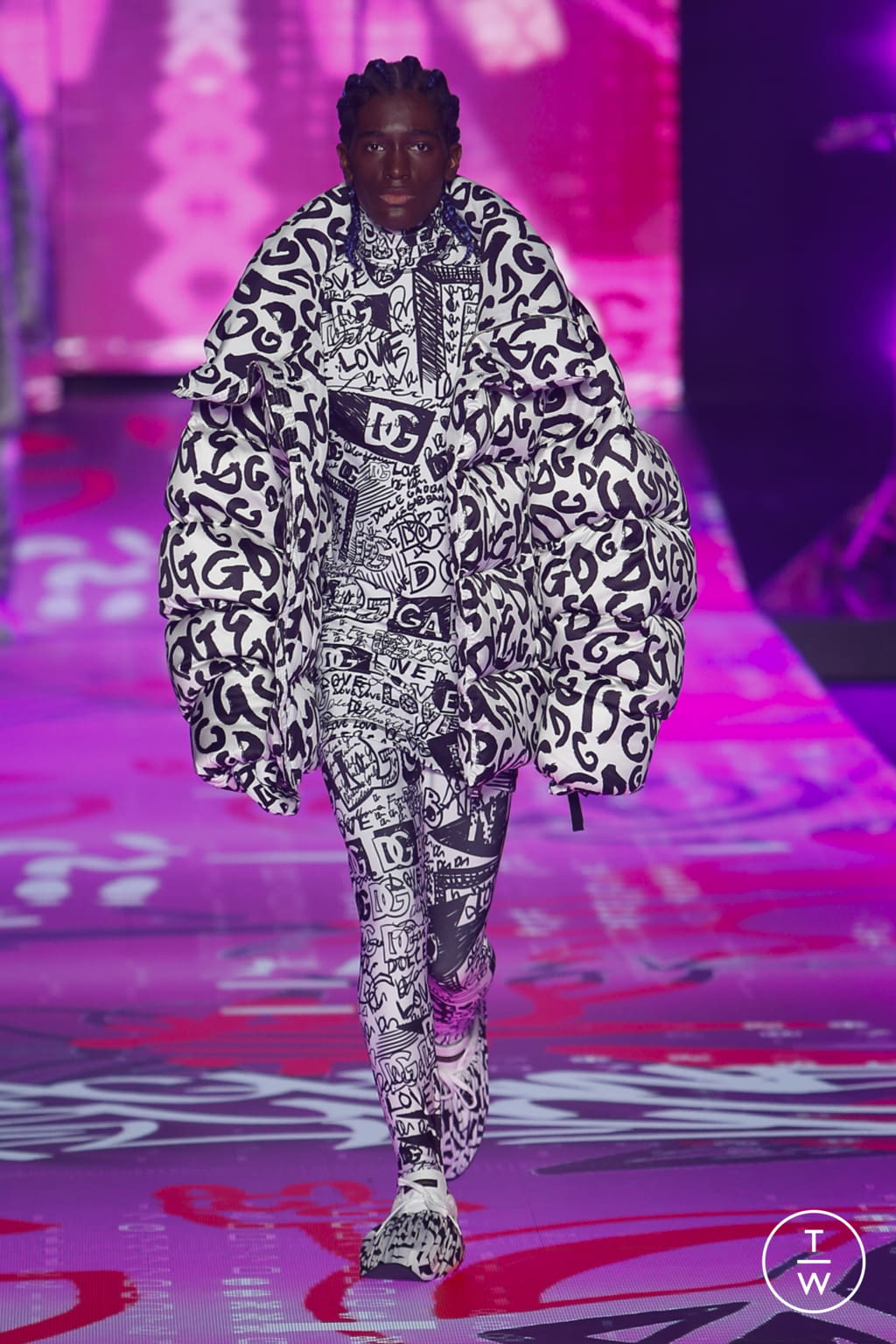 Fashion Week Milan Fall/Winter 2022 look 20 from the Dolce & Gabbana collection menswear