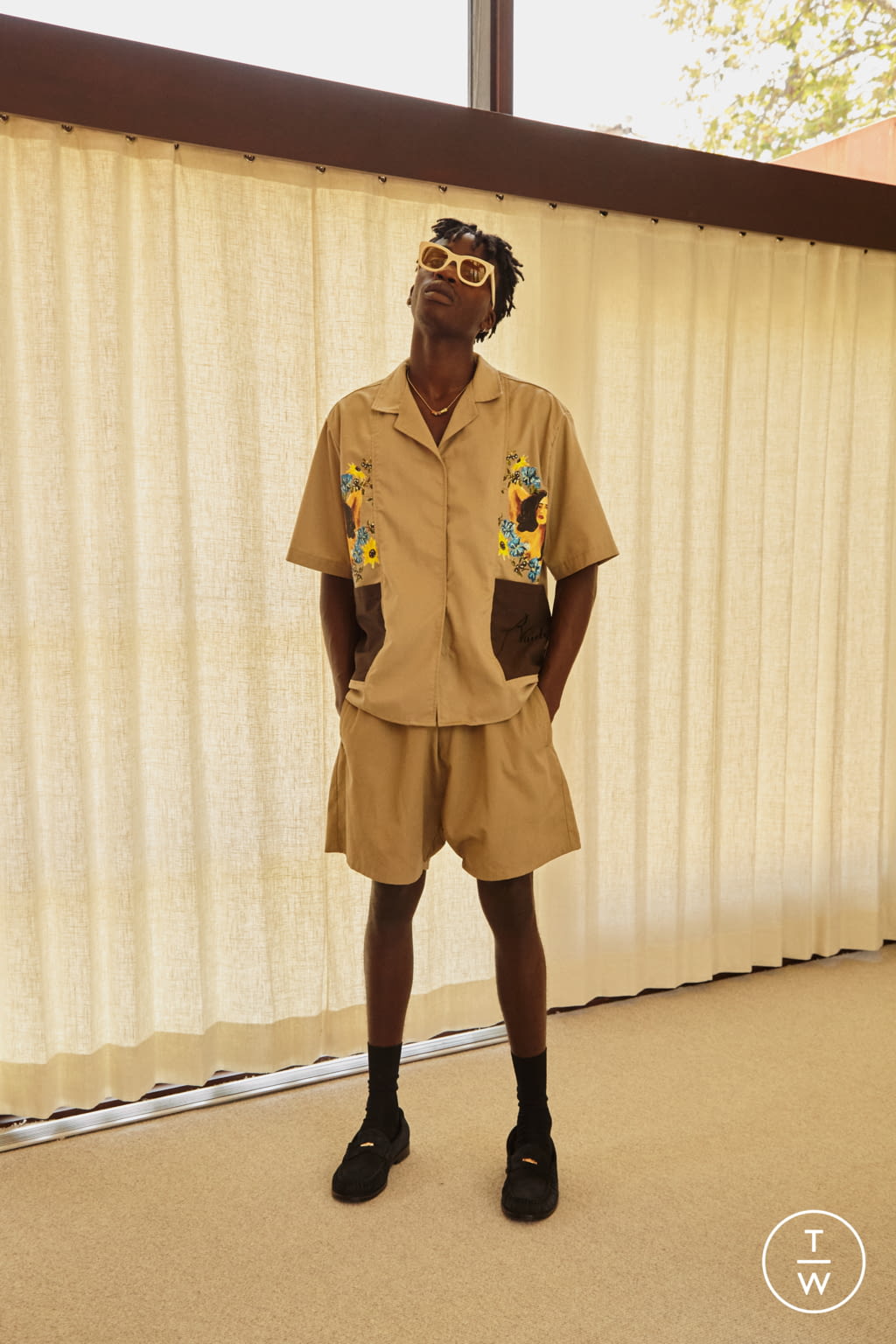 Fashion Week Paris Spring/Summer 2021 look 5 from the Rhude collection menswear