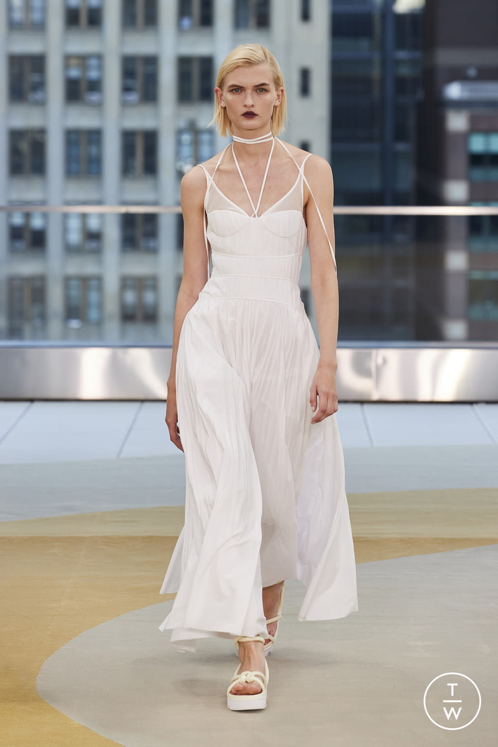Fashion Week New York Spring/Summer 2022 look 5 from the Jonathan Simkhai collection womenswear