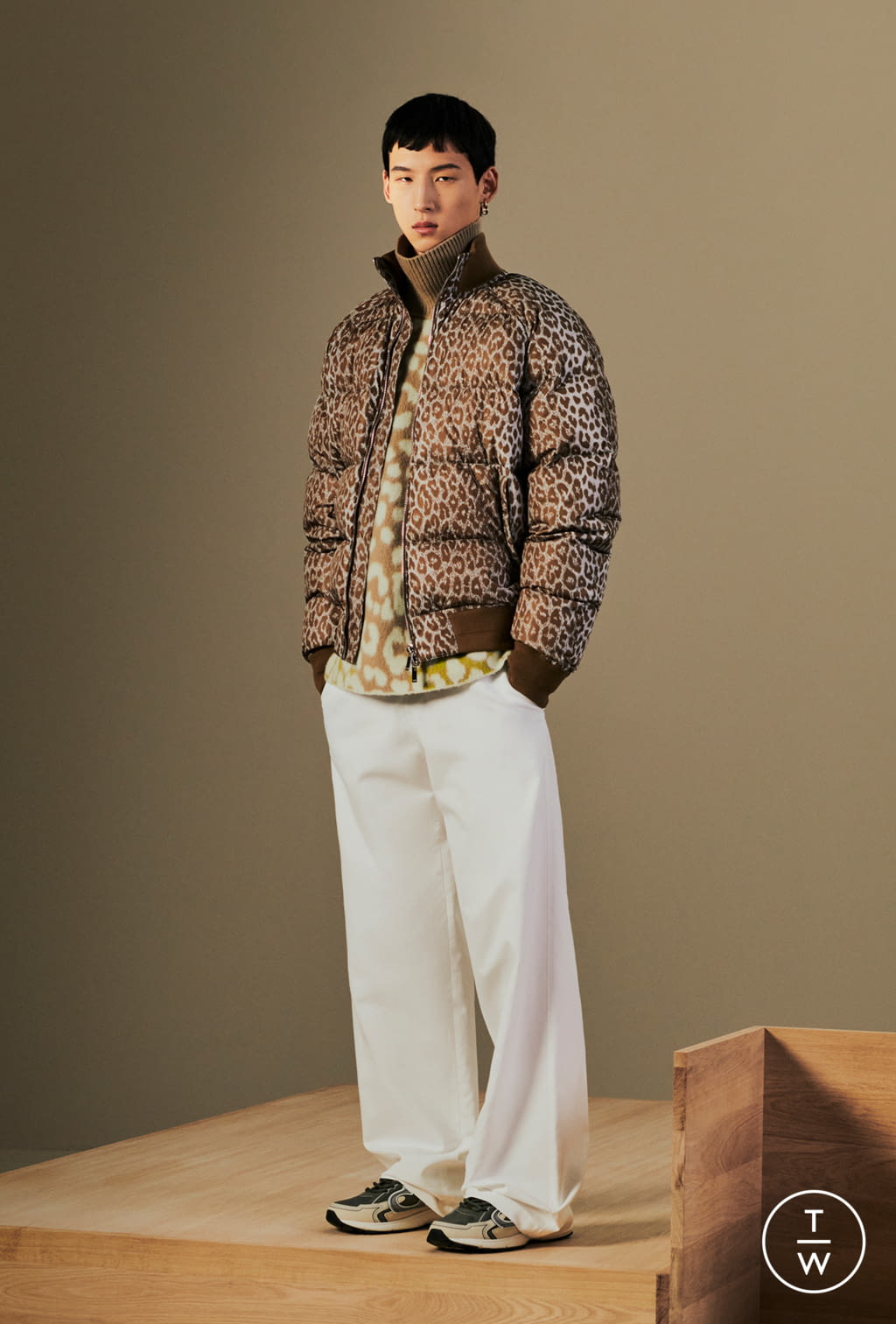 Fashion Week Paris Resort 2022 look 6 from the Dior Men collection 男装