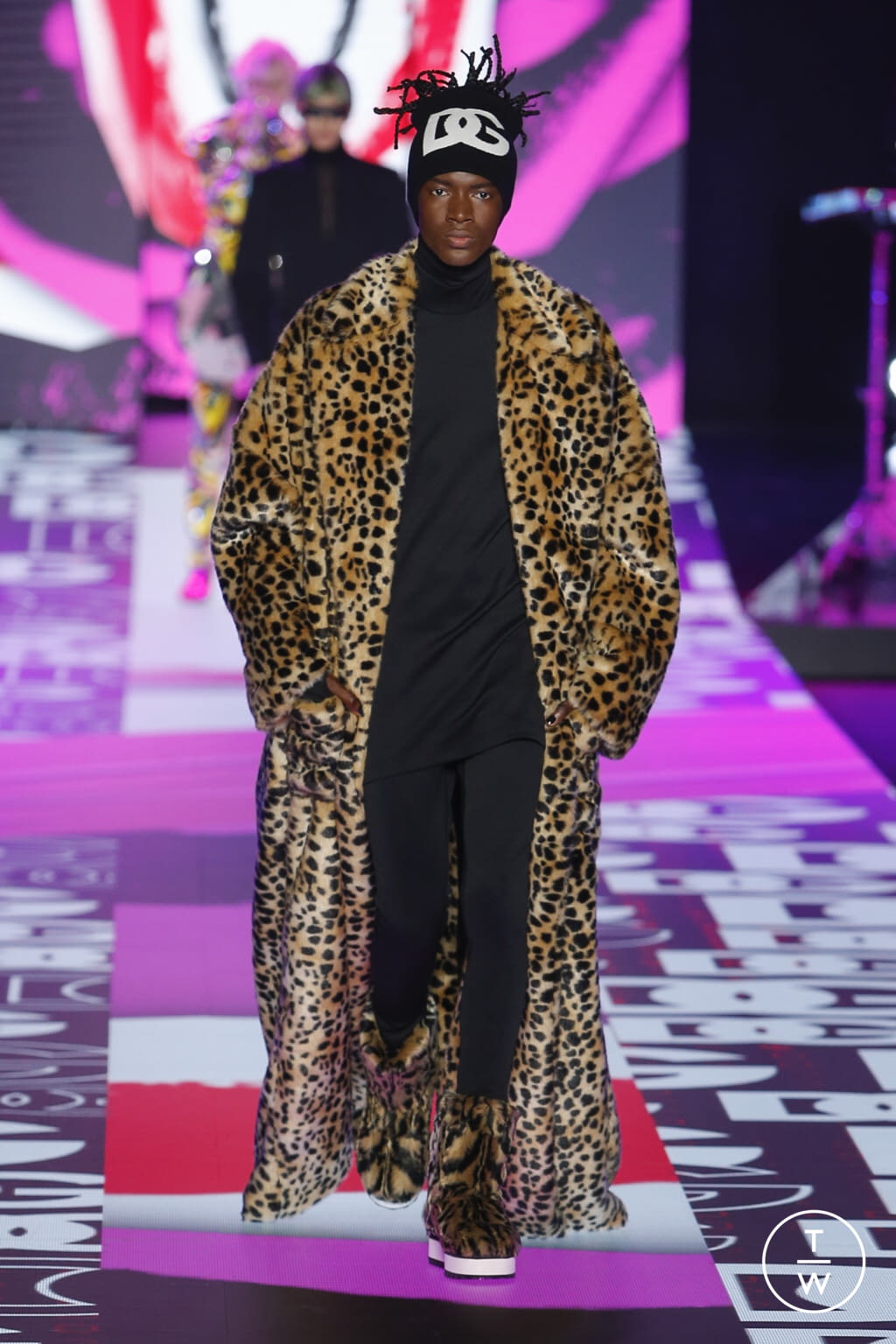 Fashion Week Milan Fall/Winter 2022 look 67 from the Dolce & Gabbana collection menswear