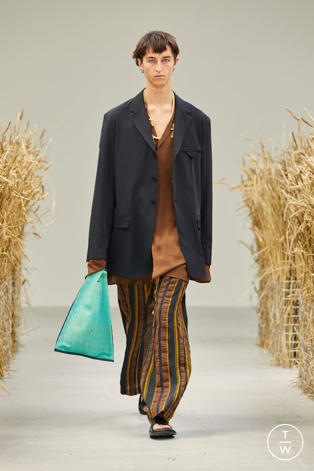 Fashion Week Paris Spring/Summer 2021 look 7 from the CMMN SWDN collection 男装