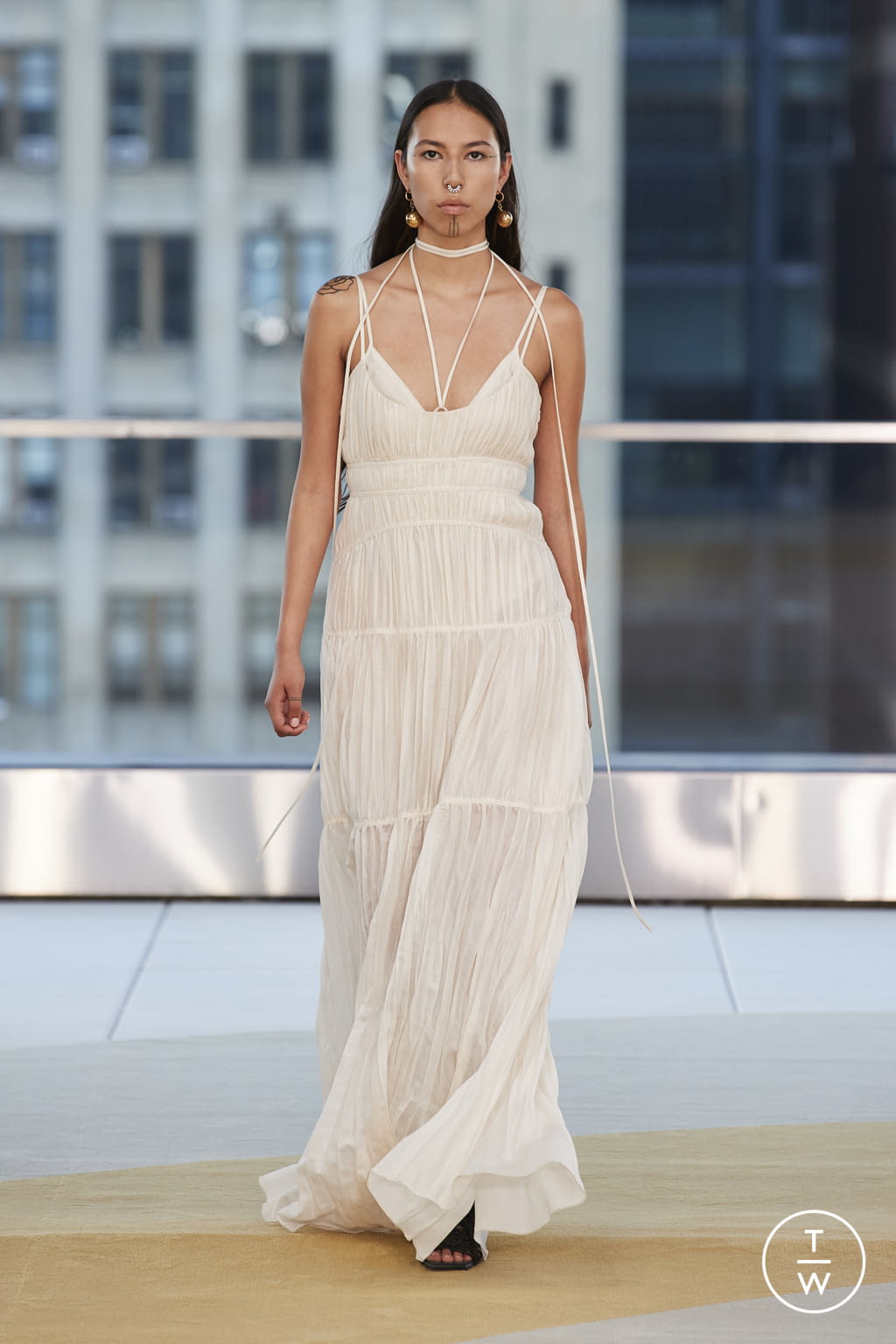 Fashion Week New York Spring/Summer 2022 look 7 from the Jonathan Simkhai collection womenswear