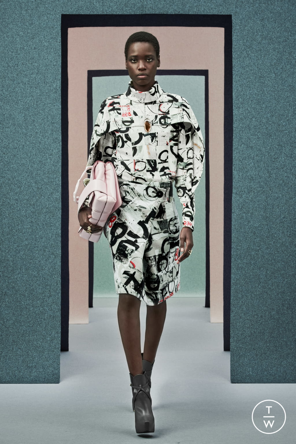 Fashion Week Milan Fall/Winter 2021 look 8 from the Ports 1961 collection womenswear