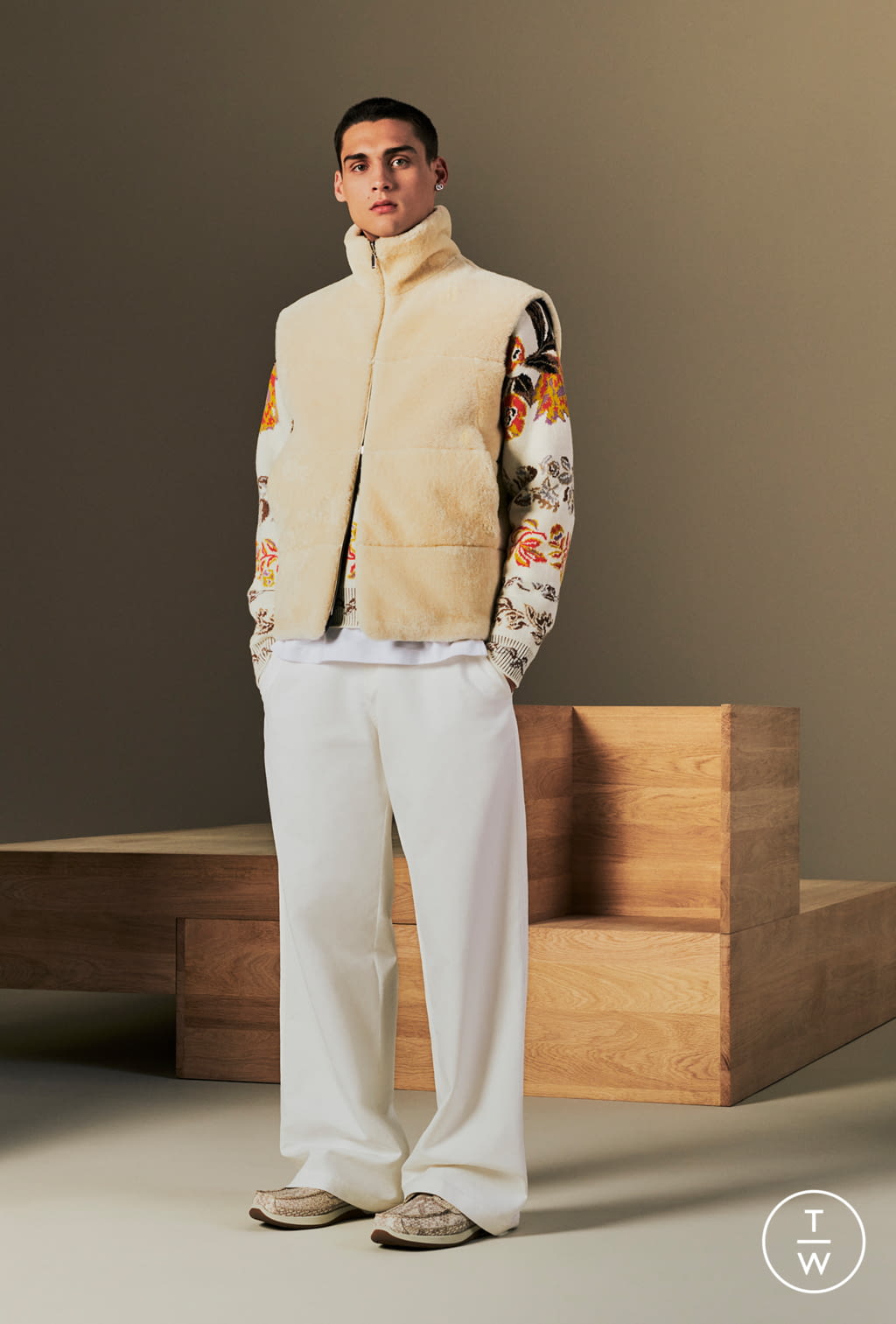 Fashion Week Paris Resort 2022 look 9 from the Dior Men collection menswear