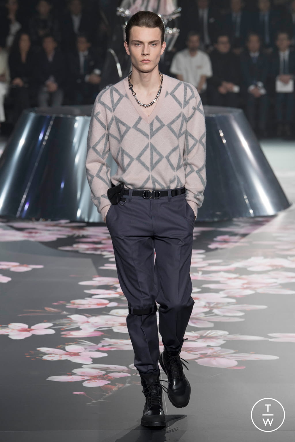 Fashion Week New York Pre-Fall 2019 look 9 from the Dior Men collection menswear