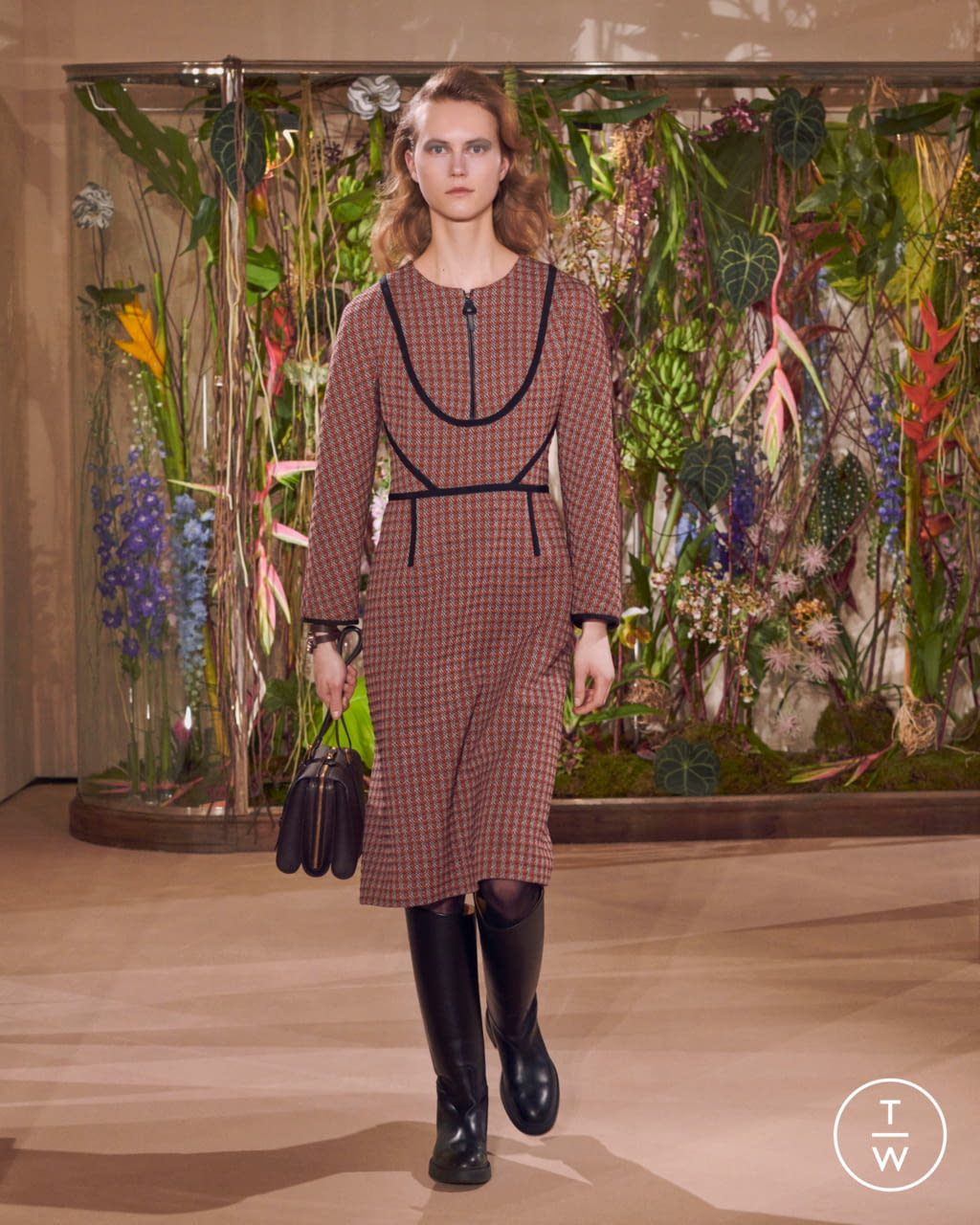 Fashion Week Paris Pre-Fall 2019 look 9 from the Hermès collection 女装