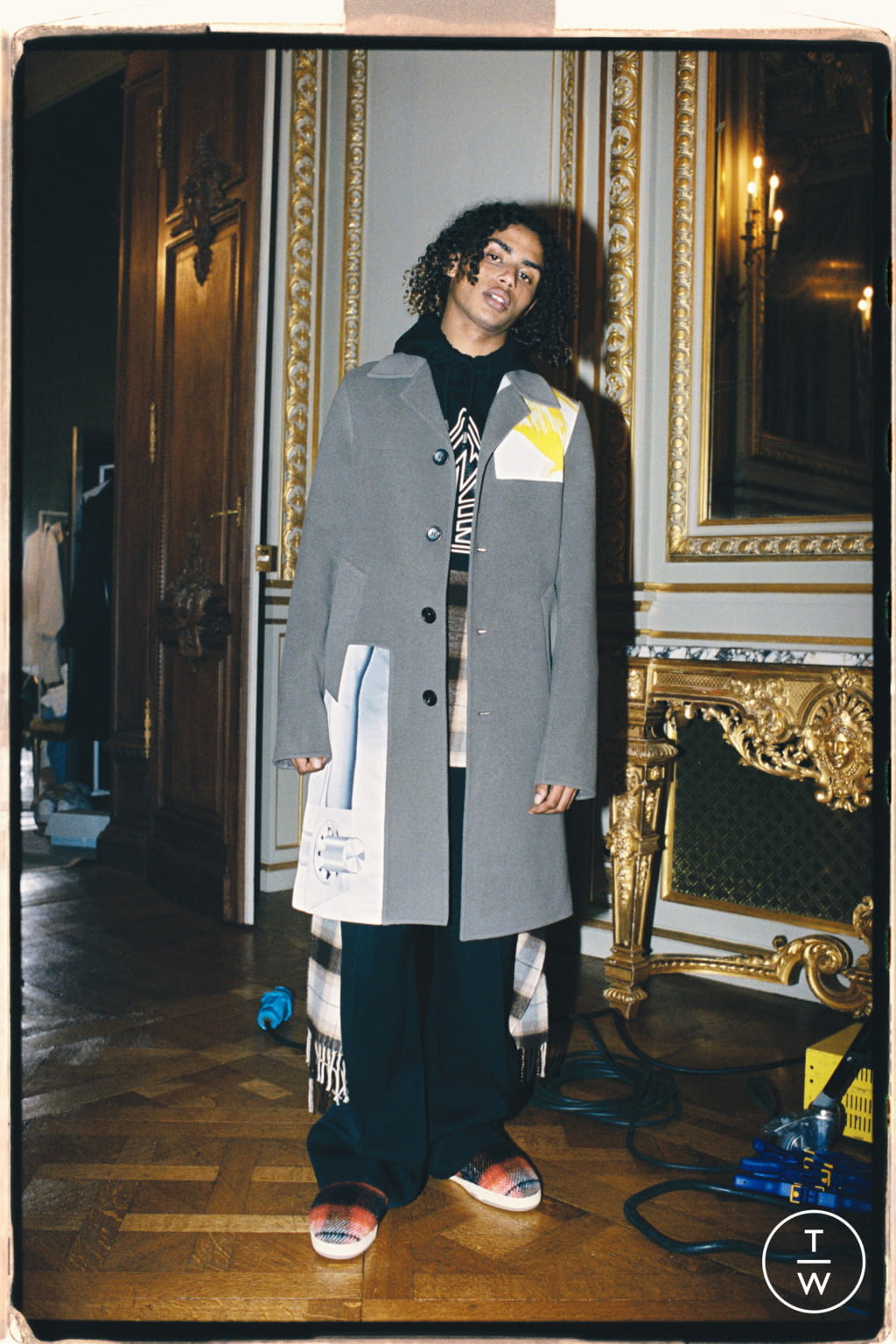 Fashion Week Paris Fall/Winter 2021 look 1 from the Lanvin collection menswear