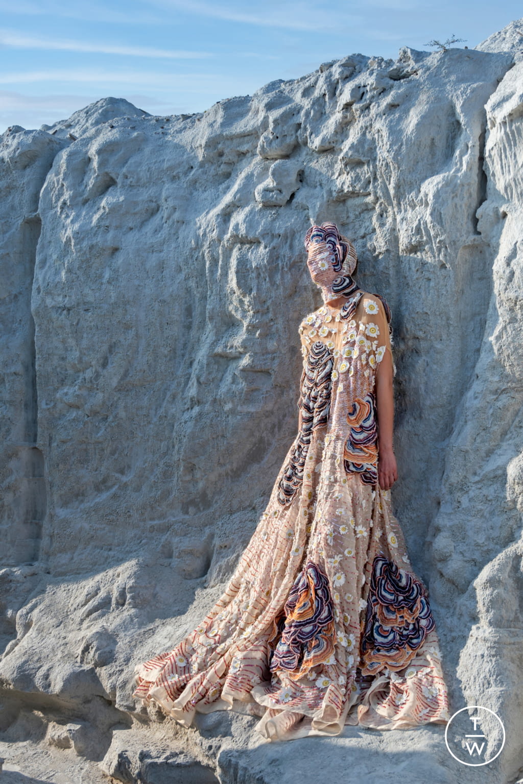 Fashion Week Paris Spring/Summer 2021 look 1 from the Rahul Mishra collection couture