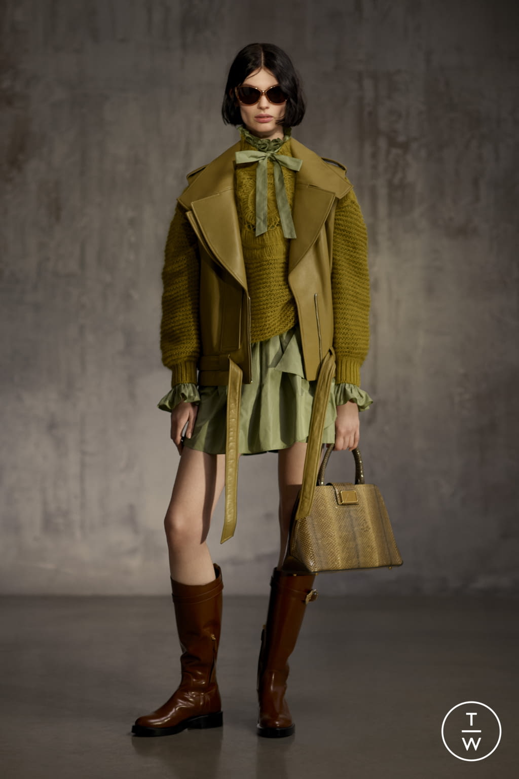 Fashion Week Milan Pre-Fall 2022 look 1 from the Alberta Ferretti collection womenswear
