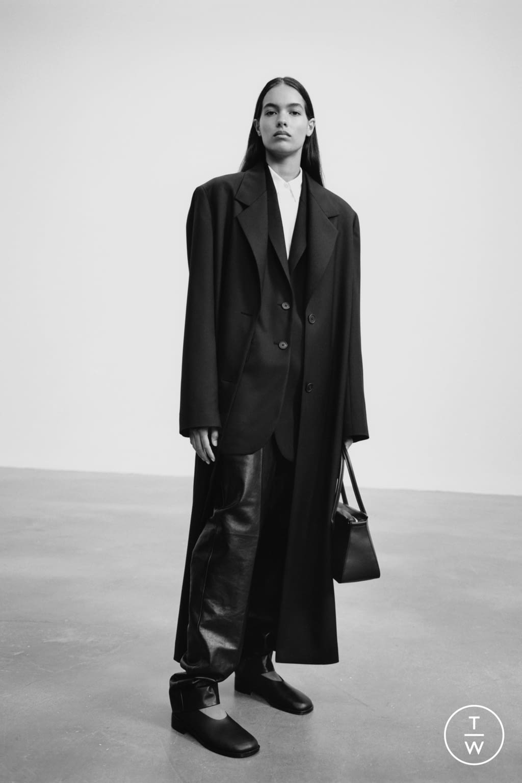 Fashion Week New York Fall/Winter 2021 look 1 from the The Row collection womenswear