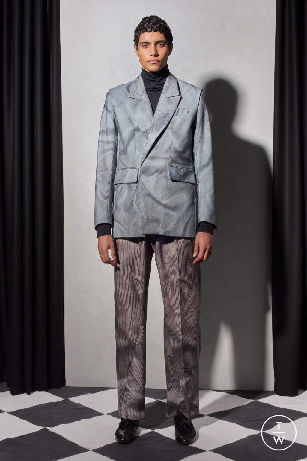 Fashion Week London Fall/Winter 2021 look 1 from the Bianca Saunders collection menswear