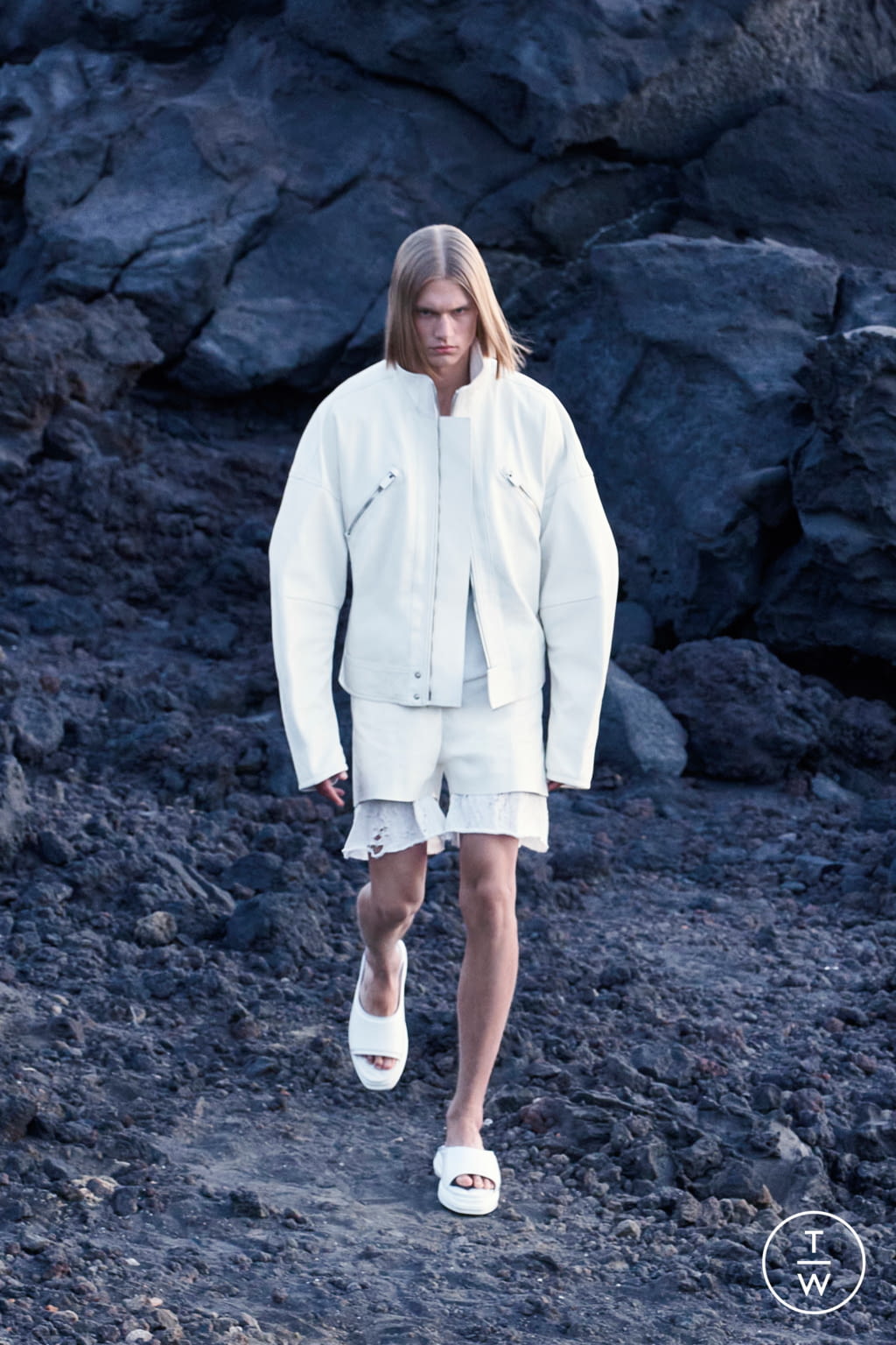 Fashion Week Paris Spring/Summer 2022 look 1 from the Alyx collection menswear