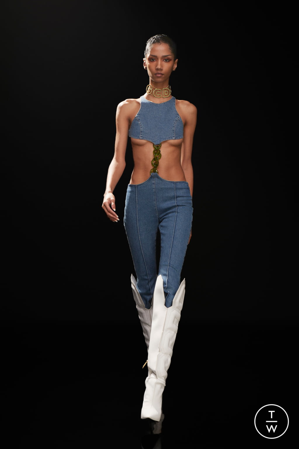 Fashion Week Milan Fall/Winter 2021 look 9 de la collection GCDS womenswear