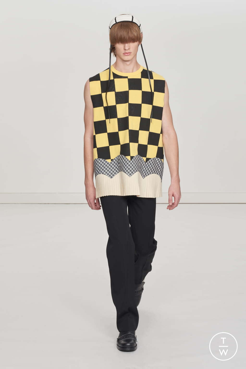 Fashion Week London Spring/Summer 2021 look 10 from the Stefan Cooke collection menswear