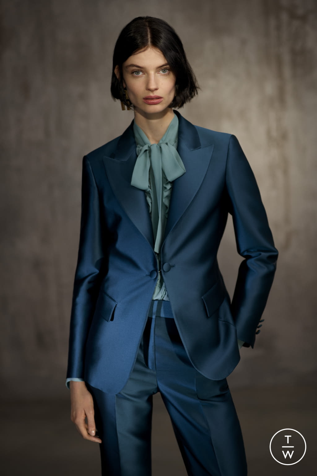 Fashion Week Milan Pre-Fall 2022 look 10 from the Alberta Ferretti collection 女装