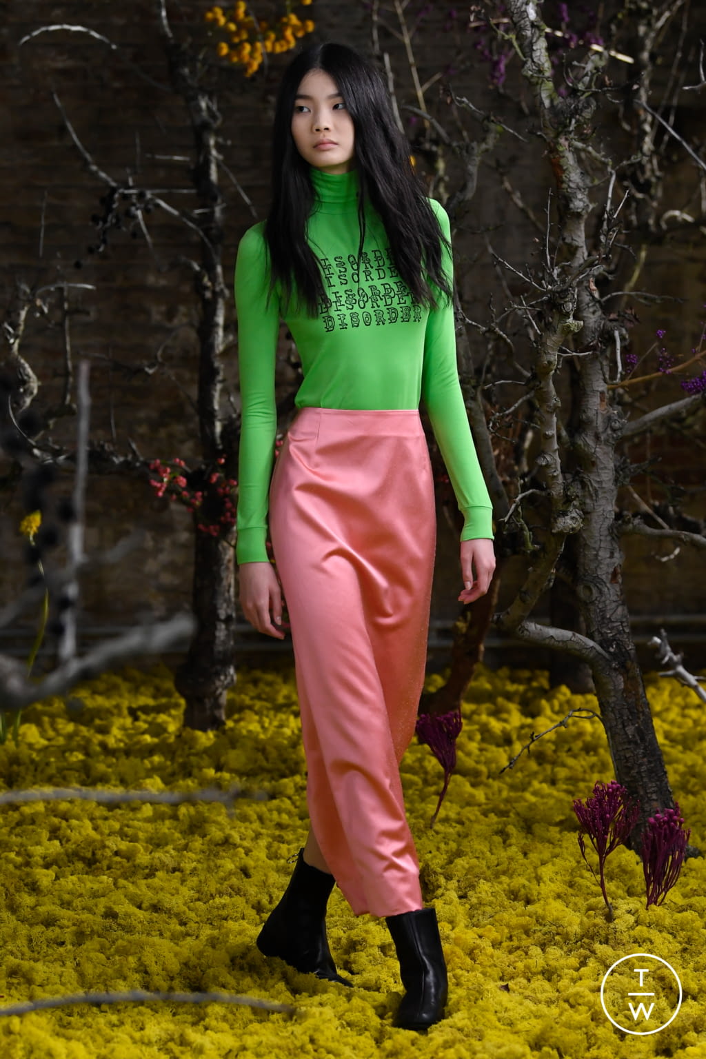 Fashion Week Paris Spring/Summer 2021 look 11 from the Raf Simons collection womenswear