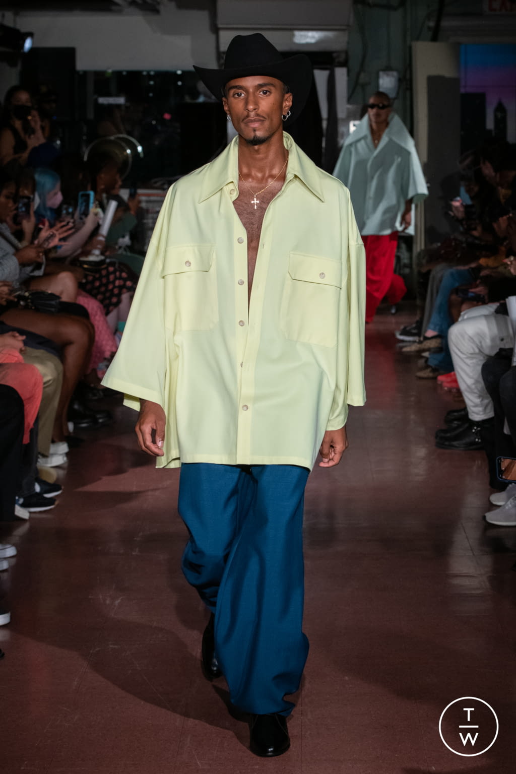 Fashion Week New York Spring/Summer 2022 look 11 from the Willy Chavarria collection 男装