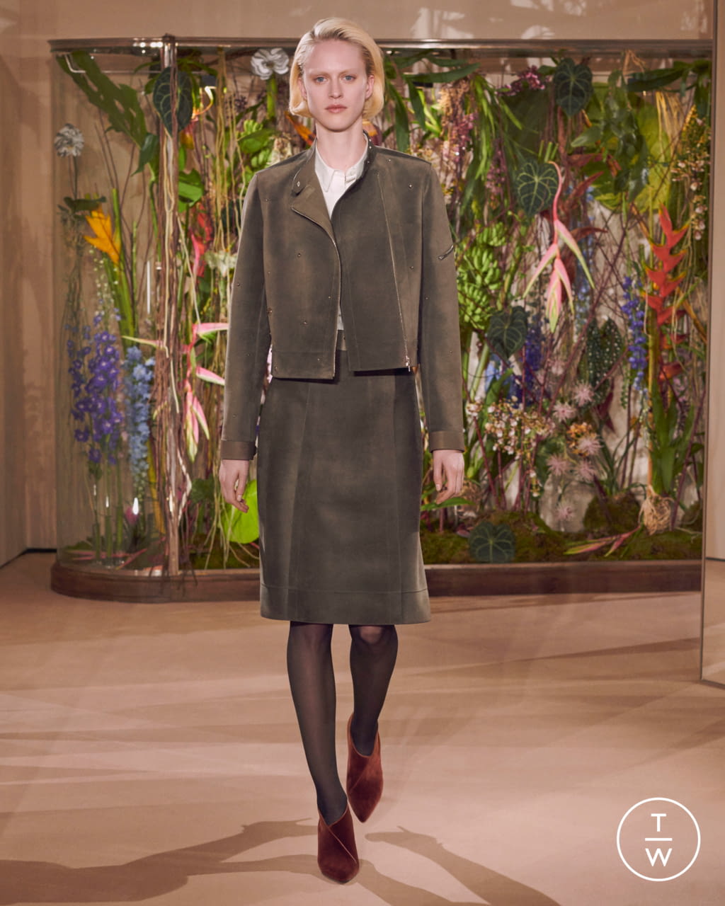 Fashion Week Paris Pre-Fall 2019 look 11 from the Hermès collection womenswear