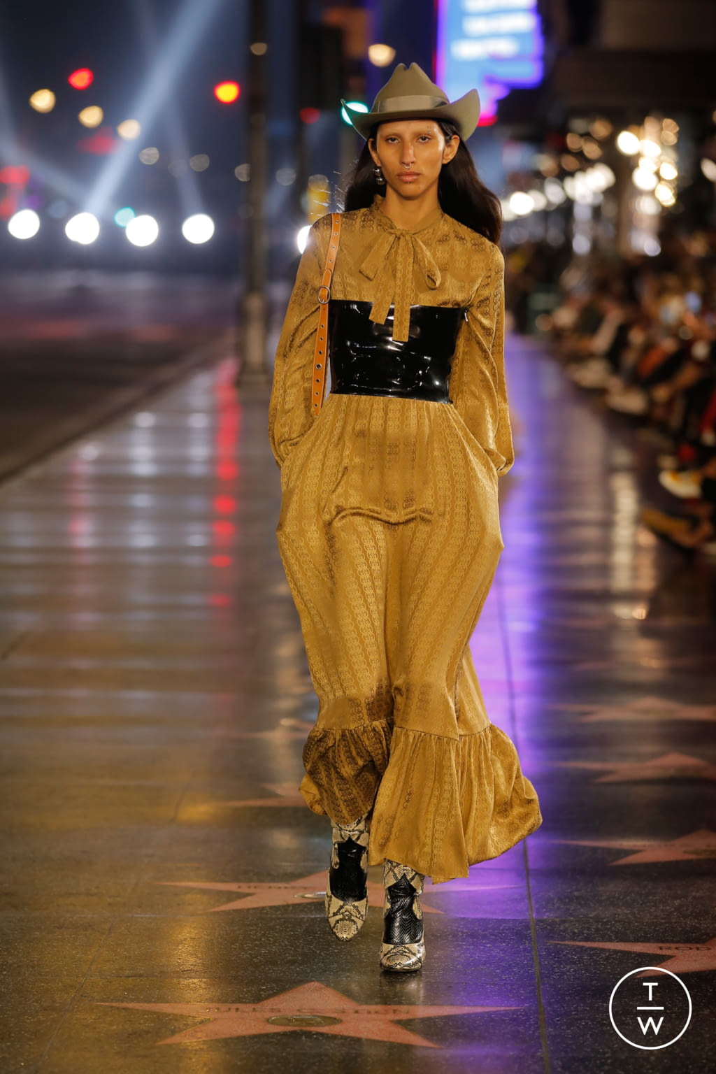 Fashion Week Milan Spring/Summer 2022 look 111 from the Gucci collection womenswear
