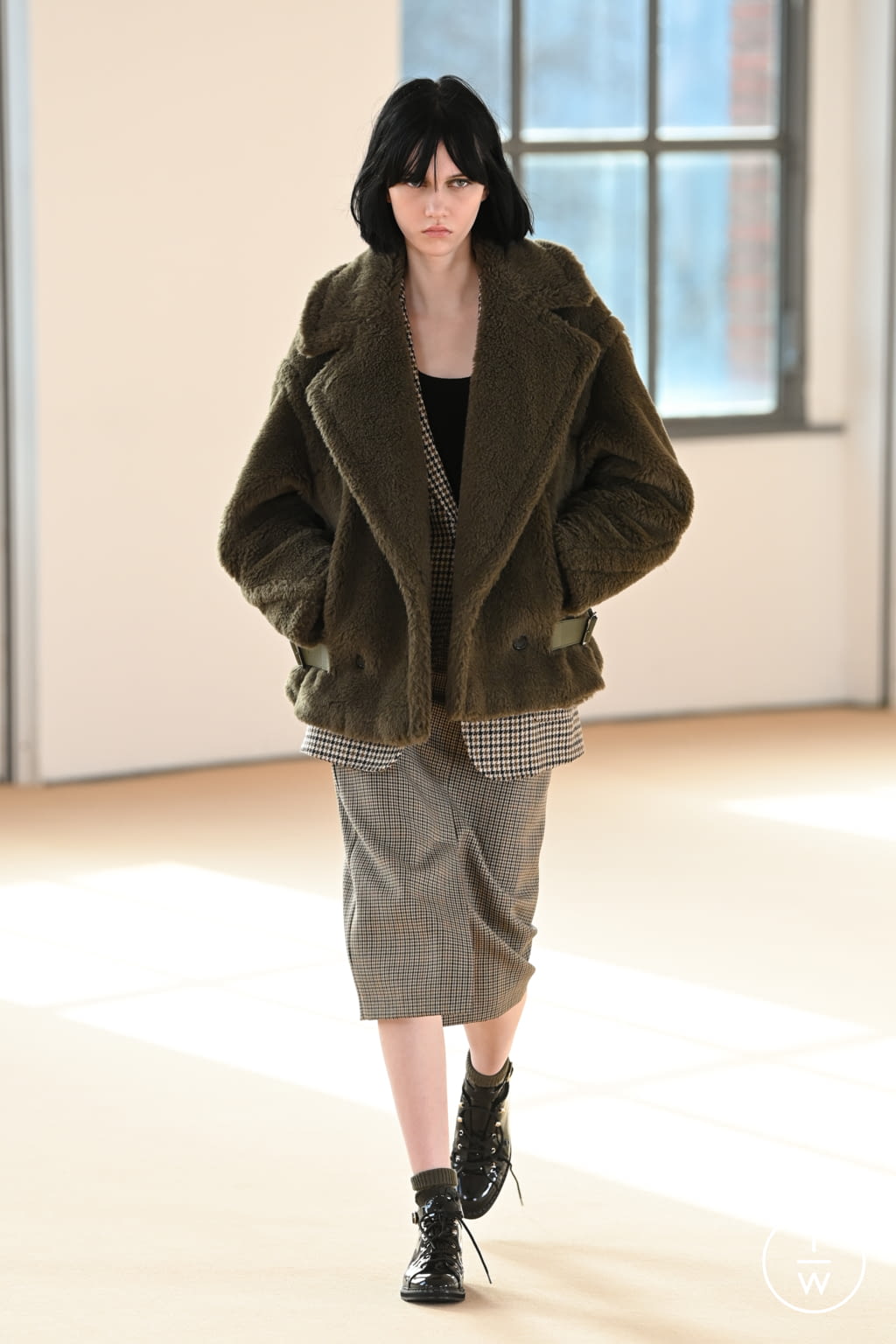 Fashion Week Milan Fall/Winter 2021 look 12 from the Max Mara collection 女装
