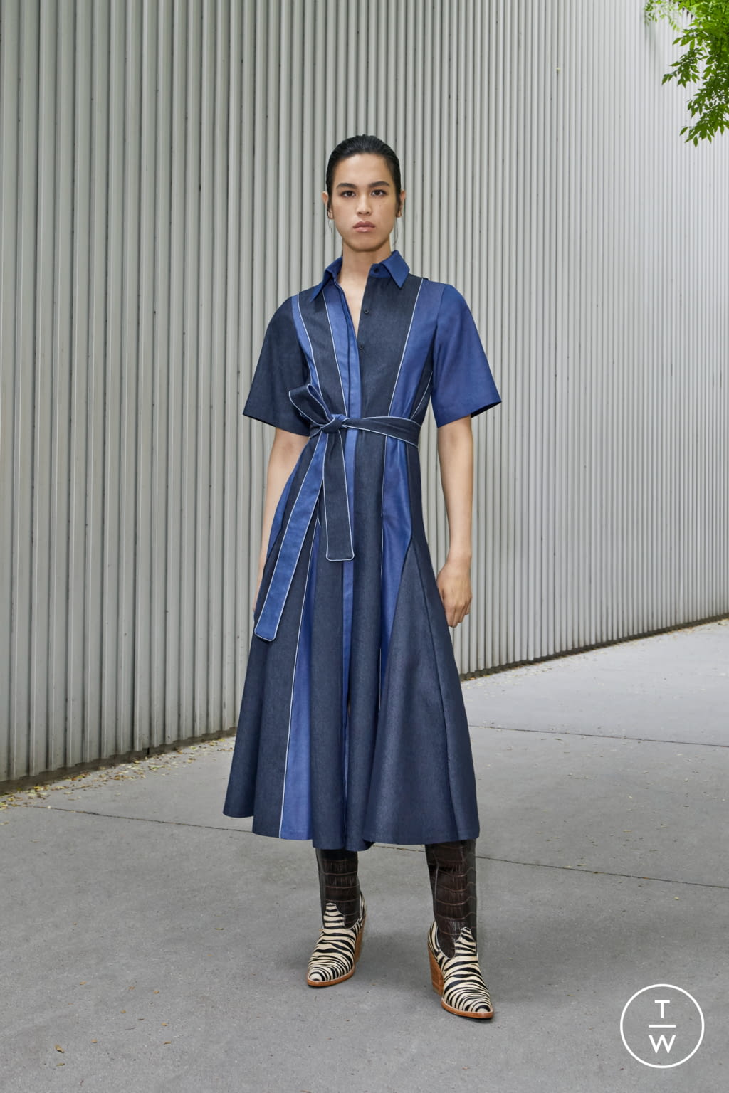 Fashion Week New York Resort 2020 look 12 from the Prabal Gurung collection 女装