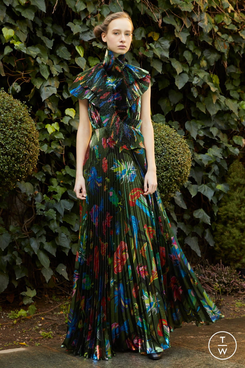 Fashion Week Paris Pre-Fall 2018 look 13 from the Vionnet collection womenswear