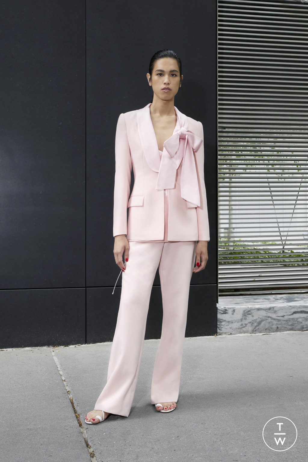Fashion Week New York Resort 2020 look 13 from the Prabal Gurung collection 女装