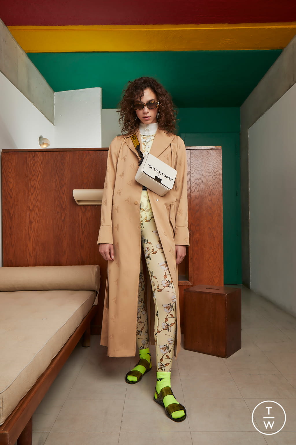 Fashion Week Paris Resort 2019 look 13 from the Off-White collection 女装
