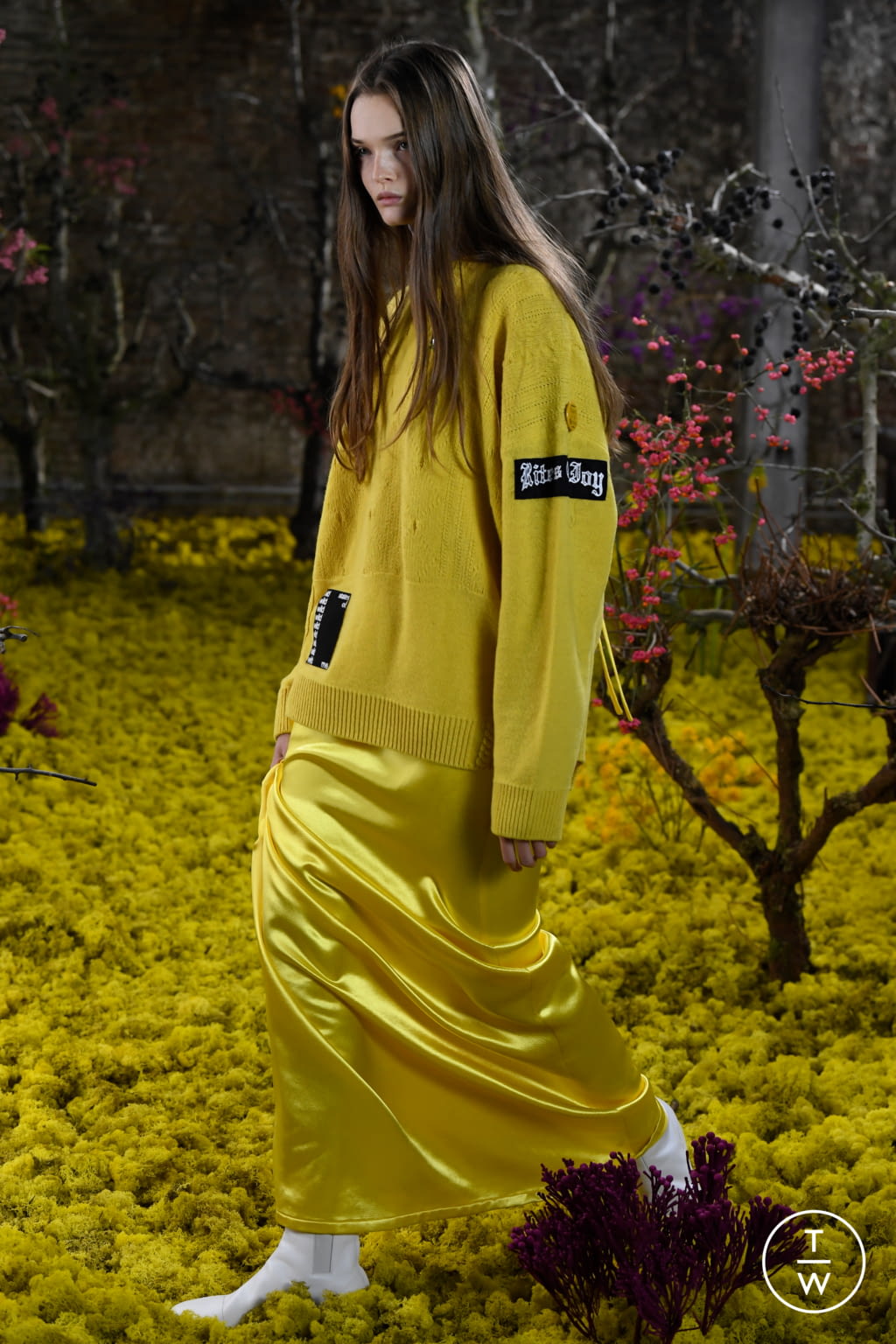 Fashion Week Paris Spring/Summer 2021 look 13 from the Raf Simons collection womenswear