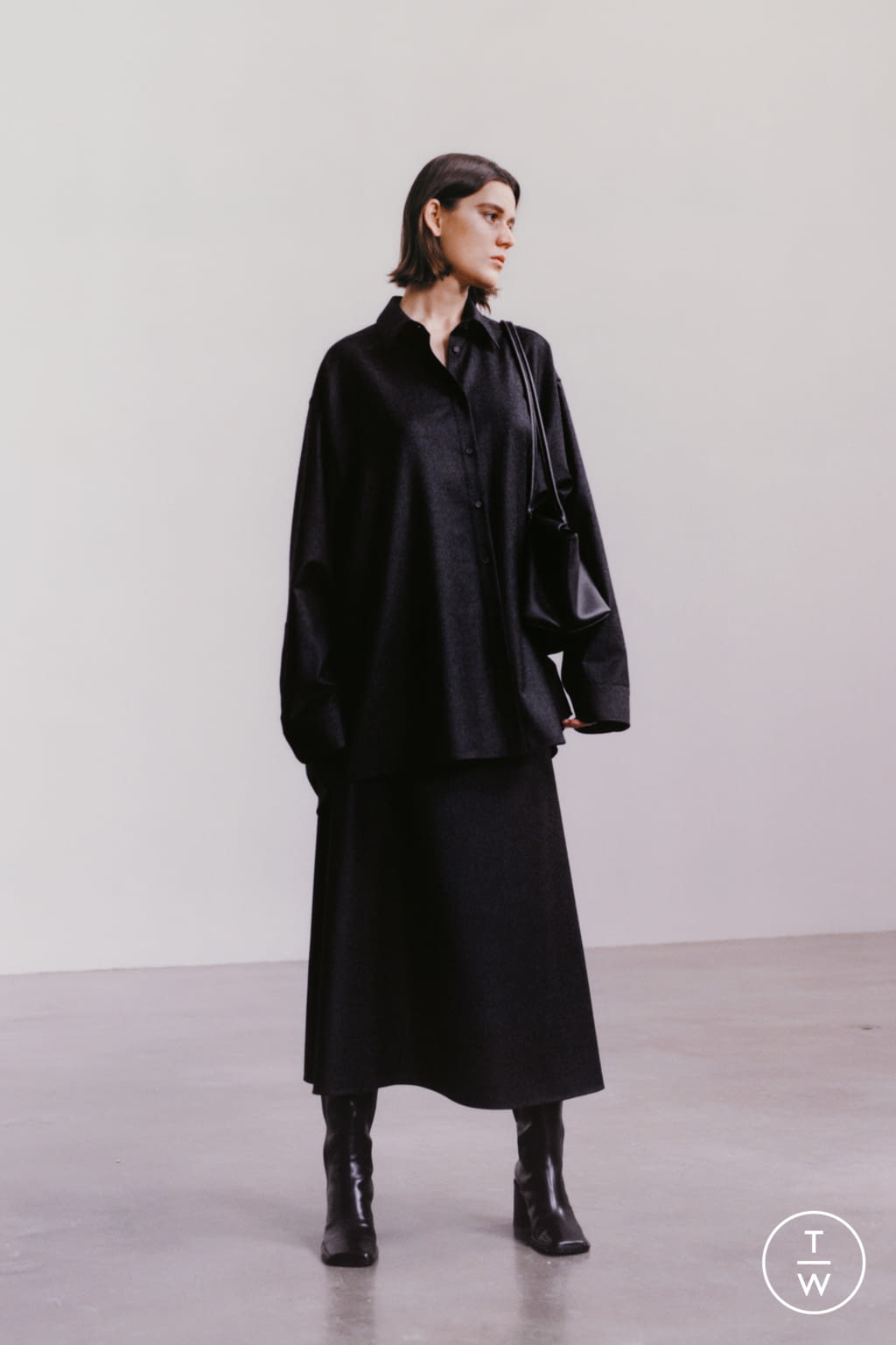 Fashion Week New York Fall/Winter 2021 look 13 from the The Row collection womenswear
