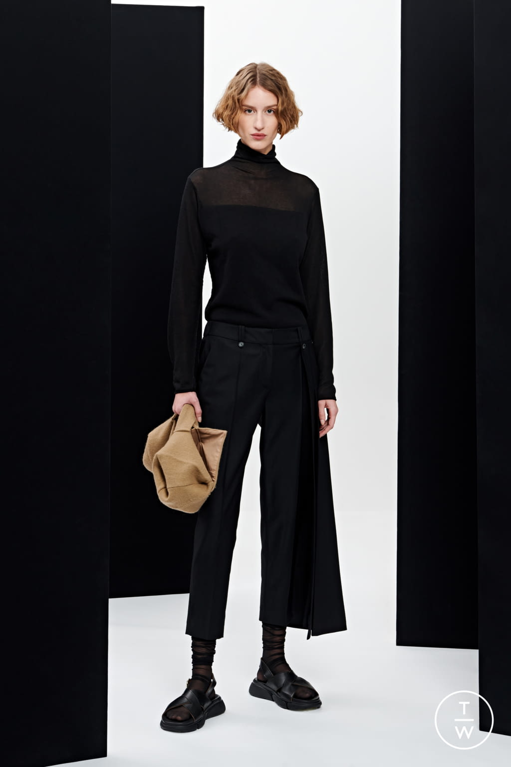 Fashion Week Paris Pre-Fall 2021 look 13 from the Nehera collection womenswear