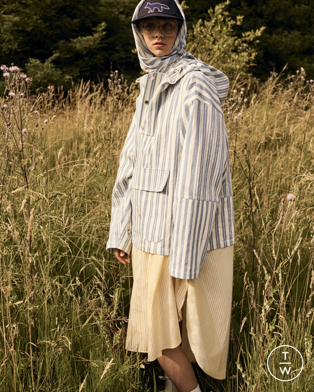 Fashion Week Paris Spring/Summer 2022 look 13 from the Maison Kitsuné collection 女装